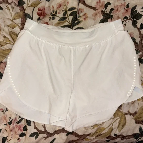 Fast and Free High-Rise Classic-Fit Split Short 3" White - Picture 4 of 8